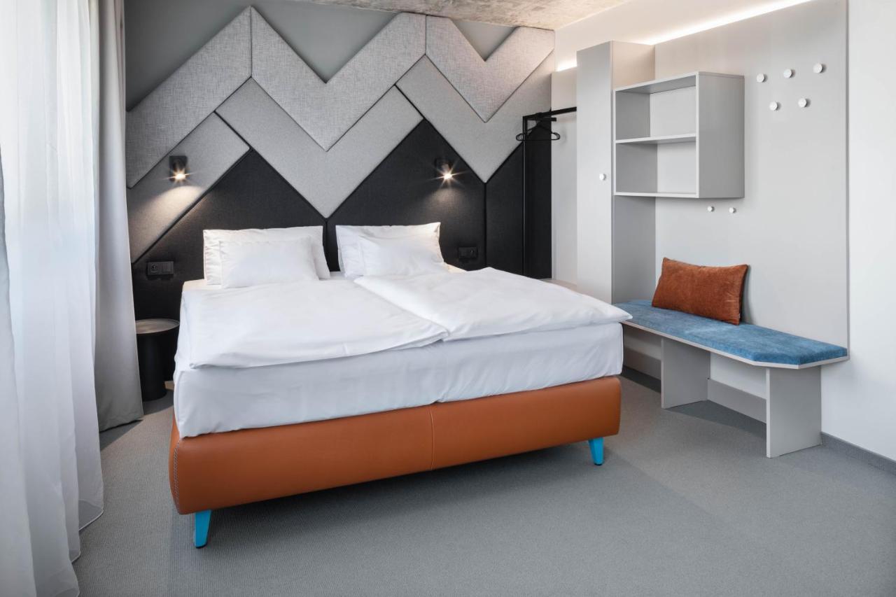Boutique Hotel Mezi Svy Hradec Králové المظهر الخارجي الصورة